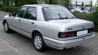 Автостекла Ford Sierra c установкой в Москве